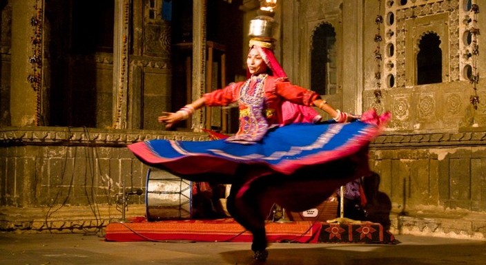 Mewar Special Horse Riding Private Sunset Boat Ride Dharohar Dance Show At Bagore Ki Haveli