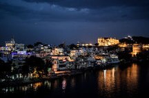 Mesmerizing Udaipur at Night Mesmerizing Udaipur at Night