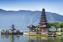 Pura Ulun Danu Bratan Temple, Bali Pura Ulun Danu Bratan Temple, Bali