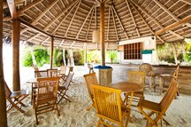 Beach Bar at the Adaaran Select Hudhuranfushi Beach Bar at the Adaaran Select Hudhuranfushi