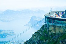 Wait here for a cable car ride! Wait here for a cable car ride!