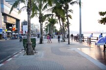 Beach Road in Pattaya Beach Road in Pattaya