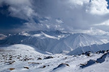 Snow caped mountains in Gulmarg Snow caped mountains in Gulmarg