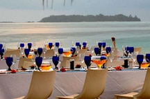 Open Air Dining at the Holiday Inn Resort Kandooma Open Air Dining at the Holiday Inn Resort Kandooma