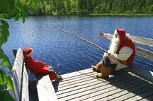 santa-elf-fishing-summer-rovaniemi santa-elf-fishing-summer-rovaniemi